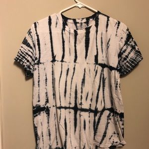 Tye-die black and white T-shirt